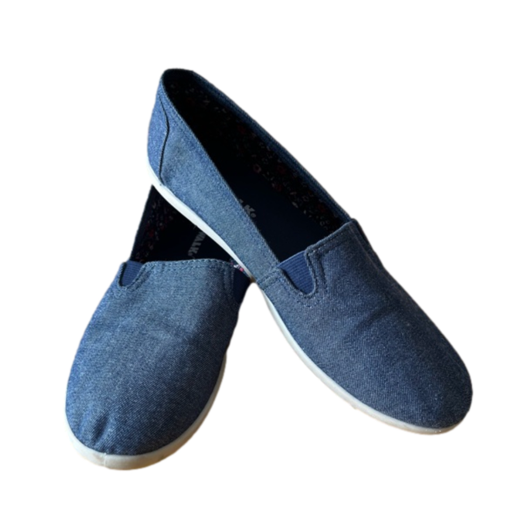 Airwalk ladies slip on canvas flats denim color size 10